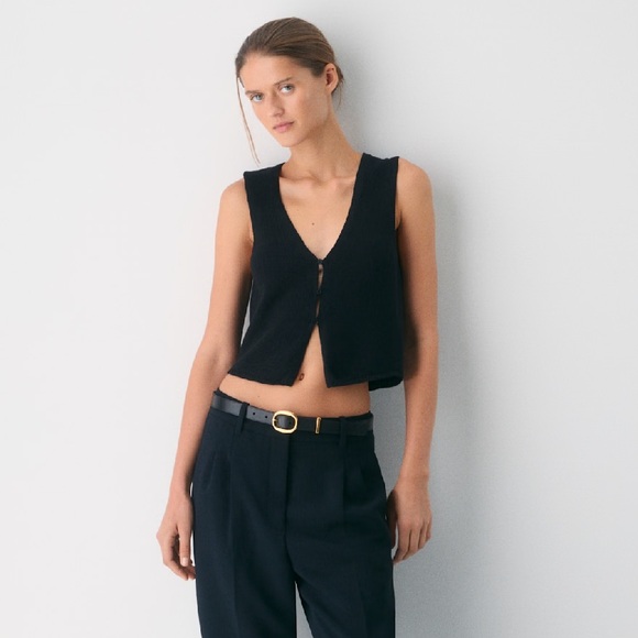 Wilfred/Aritzia Basque Sweater Vest/Knit Top (size XS, black) - Picture 1 of 3
